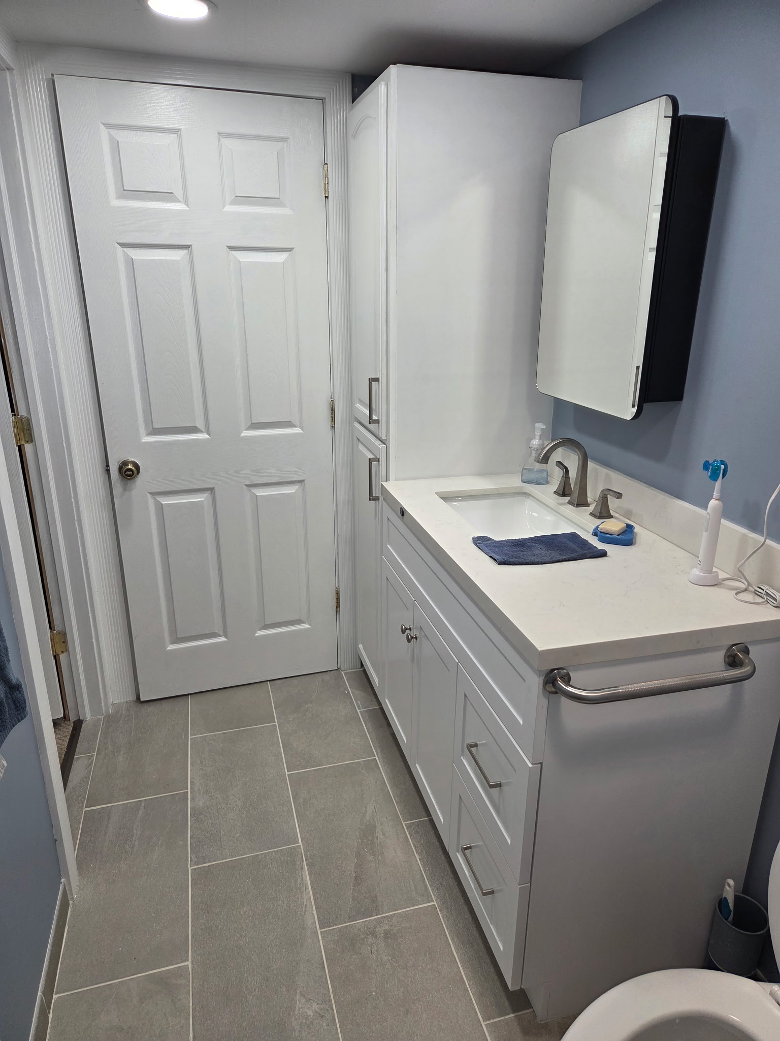 Finished vanity and bathroom details