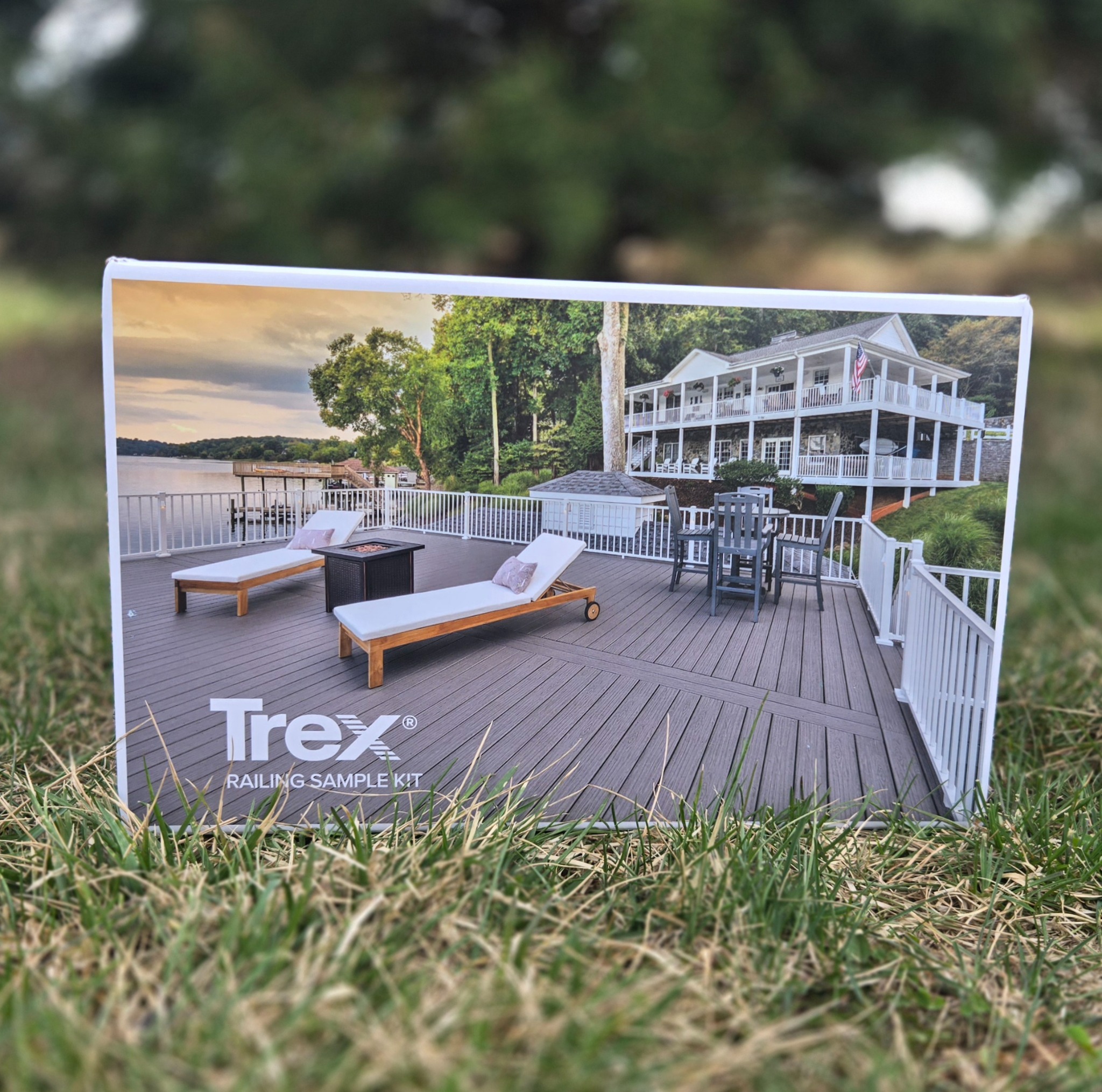 Material reference — Trex railing sample kit; manufacturer imagery